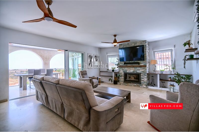 Foto a6075fbf-f2c0-41b5-ba19-53709ffff7e4. Casa amb aparcament a San Miguel de Salinas