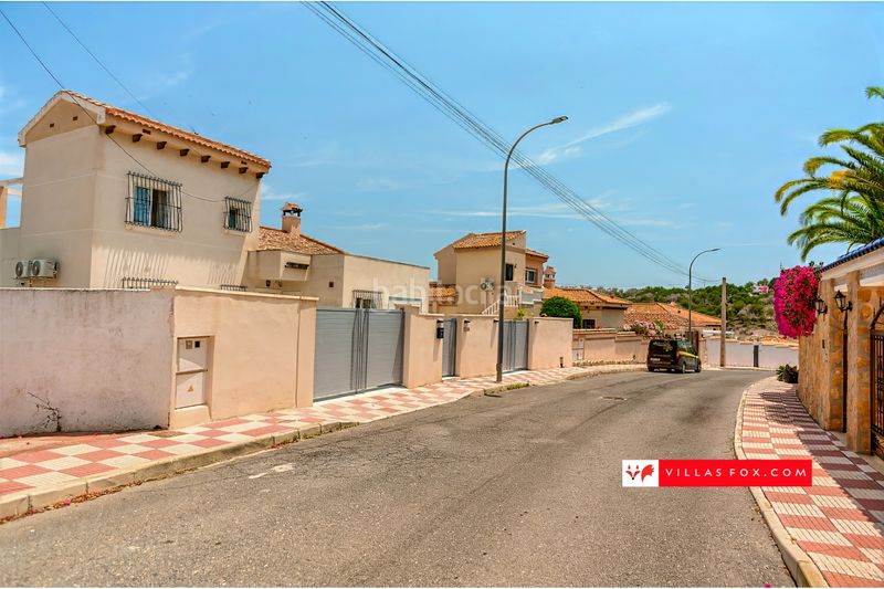 Foto b32f0099-9b38-45bd-b3ef-1d9f6aed9384. Casa amb aparcament a San Miguel de Salinas