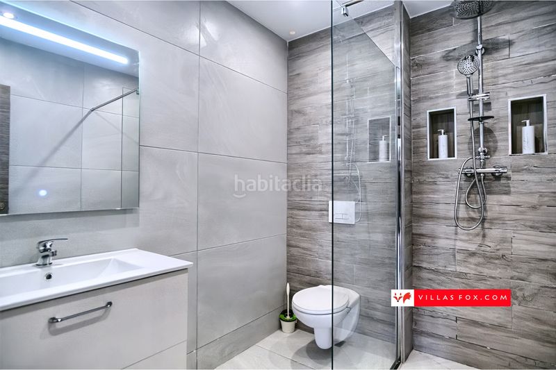 Foto cb37a00b-521c-4a2e-a72c-3adf7d4bcd6c. Casa amb aparcament a San Miguel de Salinas