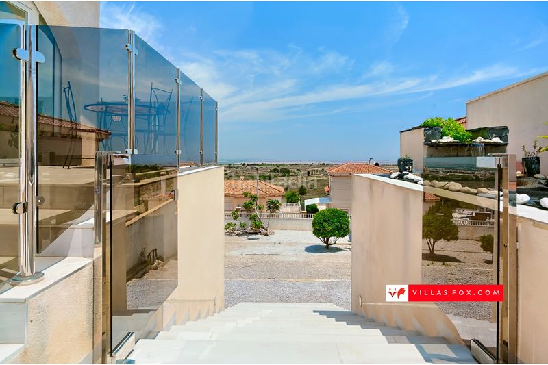 Foto cbef8742-40f4-4ea5-ac98-93a5437b213f. Casa amb aparcament a San Miguel de Salinas