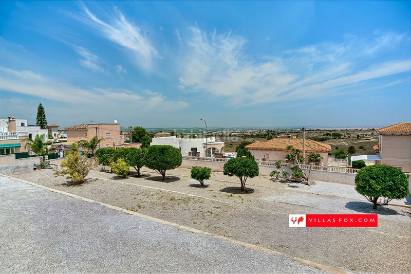 Foto e5be531a-8006-4599-9274-4e3f945c706c. Casa amb aparcament a San Miguel de Salinas