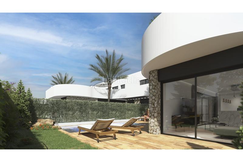 Foto 69d65390-4615-4ac9-a7e9-1be75439126e. Casa adossada amb piscina a Almoradí