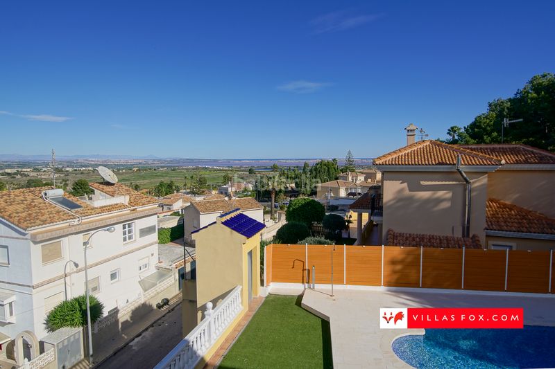 Foto ab68353c-6846-46ed-ba6c-22f69aad6619. Casa amb aparcament a San Miguel de Salinas