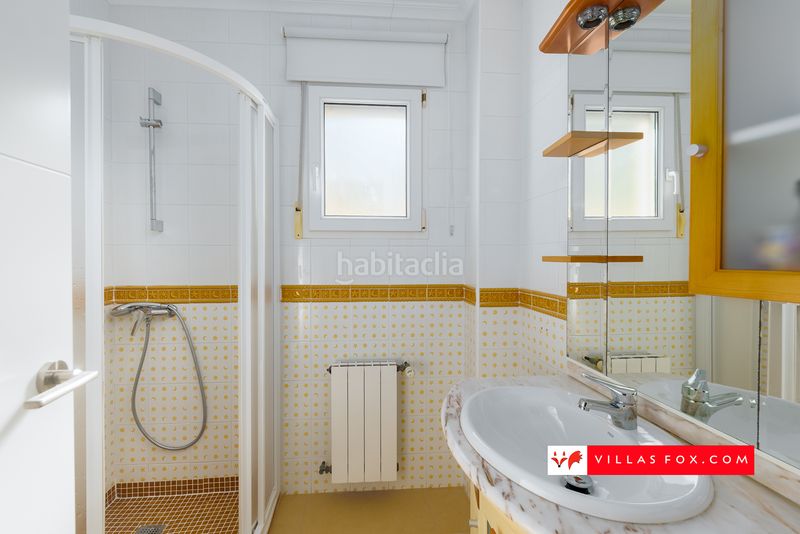 Foto addad5d2-b9b2-47d1-8b54-7bad640c41a8. Casa amb aparcament a San Miguel de Salinas