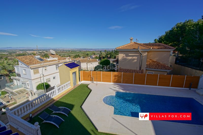 Foto bc1a719f-2647-4b86-98d1-6a5fba9c7a74. Casa amb aparcament a San Miguel de Salinas