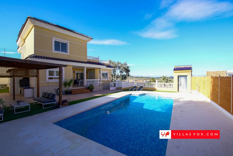 Foto ea63ced0-537f-40eb-980b-821a1f0f6324. Casa amb aparcament a San Miguel de Salinas