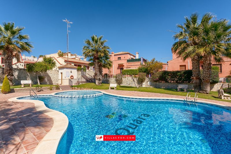 Foto b9de7cdb-0303-4b96-93cc-011b8435fc98. Casa adossada a San Miguel de Salinas
