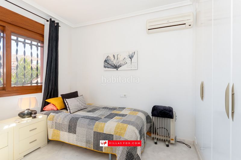 Foto f72aa263-0b2d-48ba-92fb-1db60d6a3441. Casa adossada a San Miguel de Salinas