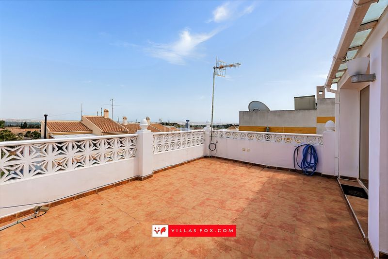 Foto ba3a69e3-6e10-4136-baf7-c94fd0e2ac2f. Casa adossada amb aparcament a San Miguel de Salinas
