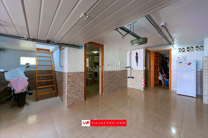 Foto cbd22954-2691-4c24-96f2-801b287b7e01. Casa adossada amb aparcament a San Miguel de Salinas