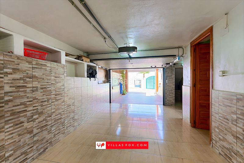 Foto dfa0fa35-5cad-4b3f-bc18-82689e3778c6. Casa adossada amb aparcament a San Miguel de Salinas