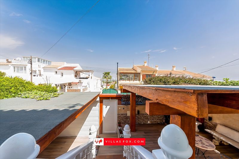 Foto ec9585b2-7952-4823-bd6d-002f133b74cb. Casa adossada amb aparcament a San Miguel de Salinas