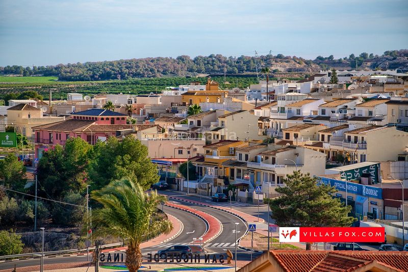 Foto 005b0d46-931c-4704-8c88-8bfcaae268e9. Casa amb aparcament a San Miguel de Salinas