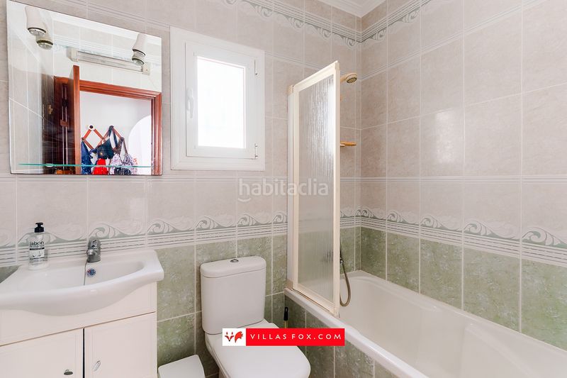 Foto 1d08625f-f4f2-453c-90cc-cc190b4ab8b1. Casa amb aparcament a San Miguel de Salinas