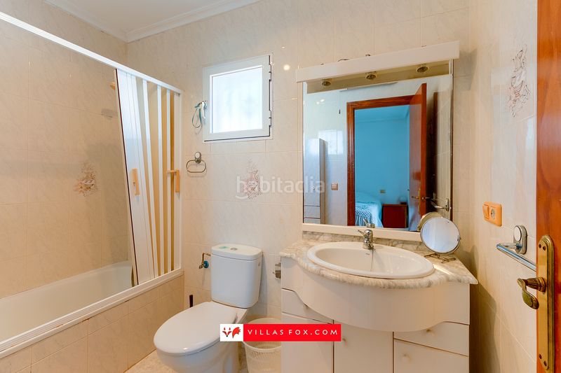 Foto c73910dc-ed2b-4c80-8476-32603c9d5677. Casa amb aparcament a San Miguel de Salinas