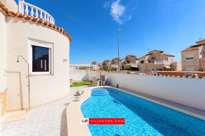 Foto d5ba67a4-9cb5-4e16-874c-67583354f6b5. Casa amb aparcament a San Miguel de Salinas