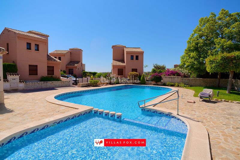 Foto b39f0675-b945-482e-9469-1ecd5a5663af. Casa adossada a San Miguel de Salinas