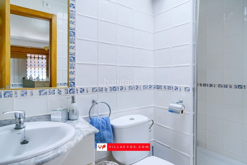 Foto c3b38d37-f455-44a4-806e-41098817f81a. Casa adossada a San Miguel de Salinas
