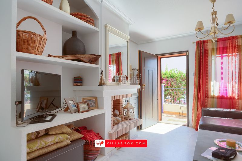Foto f256552f-50bb-4069-9290-98760834b362. Casa adossada a San Miguel de Salinas