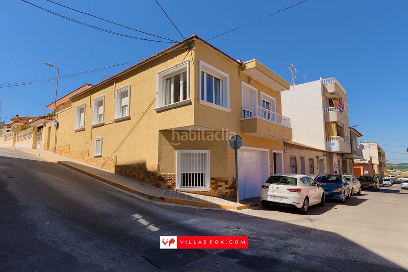 Foto 2425d140-f969-42c6-b280-08c949546bb1. Casa adossada amb aparcament a San Miguel de Salinas