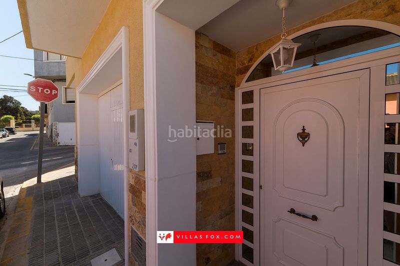 Foto 6d3176c6-254a-42f8-9067-6bfc22c79e40. Casa adossada amb aparcament a San Miguel de Salinas