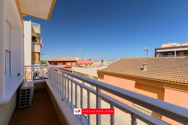Foto c040c40a-ff38-4726-bd35-1e7de23b0d6d. Casa adossada amb aparcament a San Miguel de Salinas