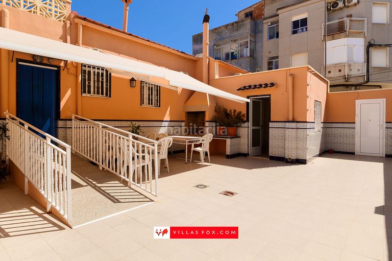 Foto c8e2a0ee-be4c-4ad7-910b-f7204400b712. Casa adossada amb aparcament a San Miguel de Salinas