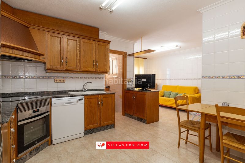 Foto efaf6f7d-a55c-47c2-abf8-e716176619e6. Casa adossada amb aparcament a San Miguel de Salinas