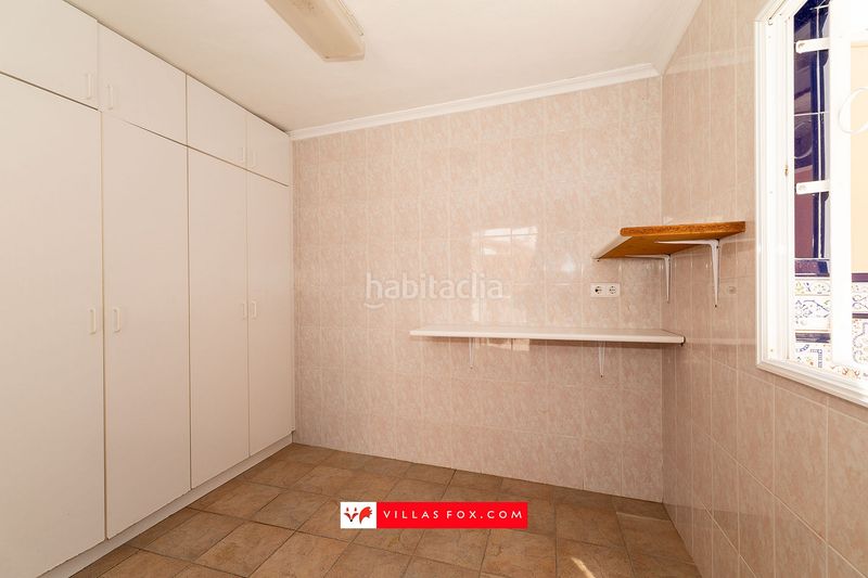 Foto f8877928-d5e4-4380-b28d-d34b491bac90. Casa adossada amb aparcament a San Miguel de Salinas