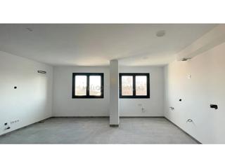 Rent Flat  Calle creu. Moderno apartamento en sa pobla
