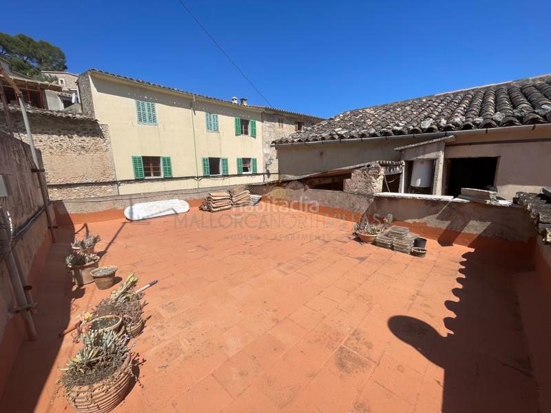 Foto 2896c62f-2b98-4ff1-bea7-fad625f94430. Casa amb aparcament a Selva