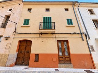 House  Calle antoni maura. Edificio histórico con gran potencial de rehabilitación en el co