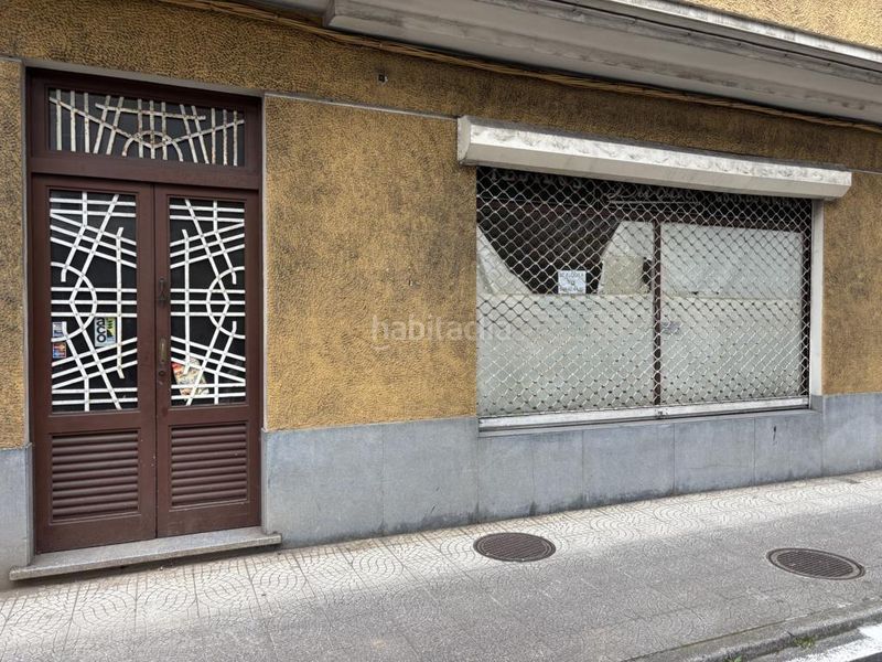 Foto b9f0b3c5-d42e-428d-896f-3d35c0ca52a1. Location local commercial dans Ortigueira