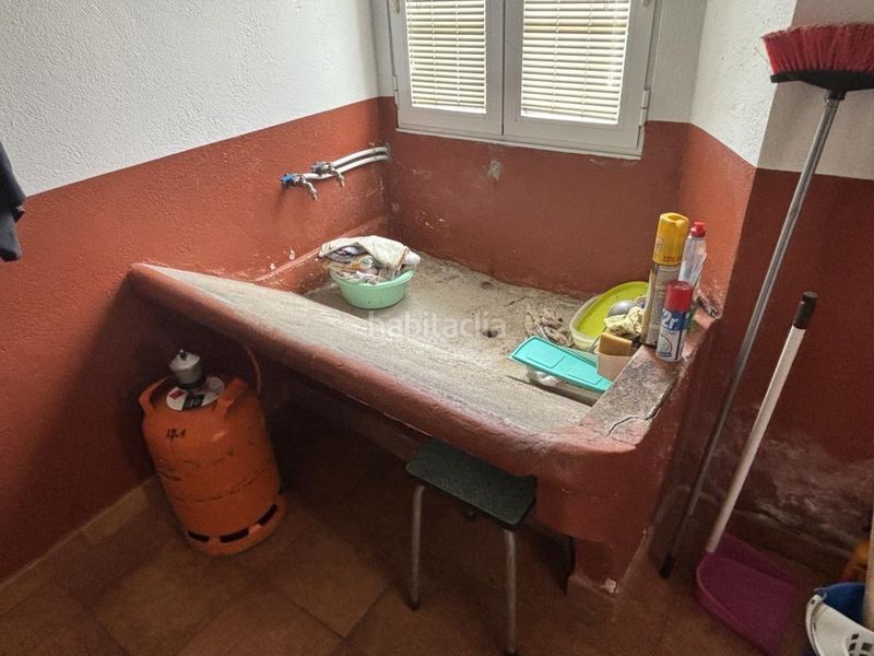 Foto 0c99ca3a-94c8-40e4-93f2-8ad1682c1765. Masia amb aparcament a Mañón