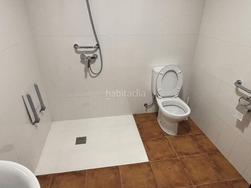 Foto a23f5462-ebc8-44d3-bfbc-ec7747c03ea5. Masia amb aparcament a Mañón