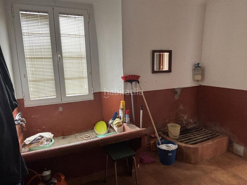 Foto c9a109c6-c80d-4666-bf11-34d2b02e6a3b. Masia amb aparcament a Mañón