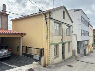Casa adossada en Ra doutor carreo 32. Casa cario doctor carreo 32