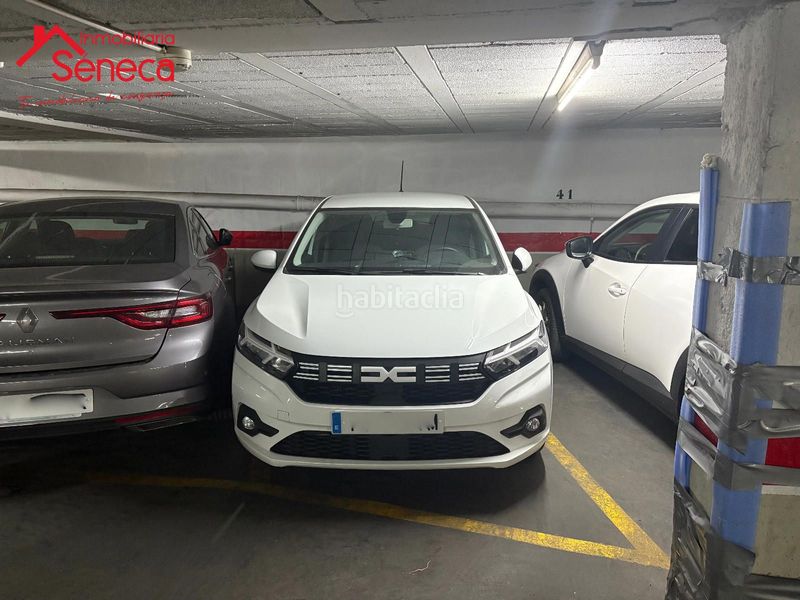 Foto fa42b2d2-9fe7-4fba-918f-4472c3f1f8e9. Aparcament cotxe a Centro Córdoba