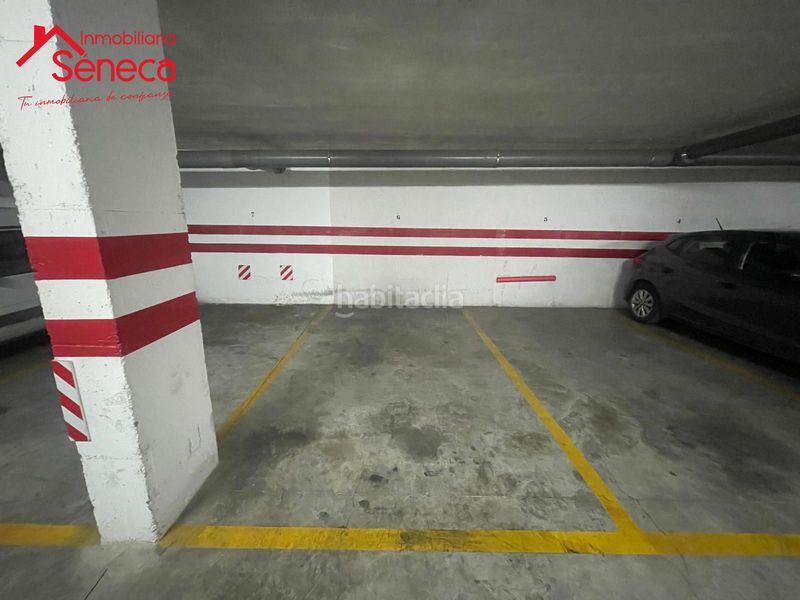 Foto d257f654-a16b-4fe9-ac79-e52a24ce77f8. Parking coche plaza de garaje en virgen de las angustias en Córdoba