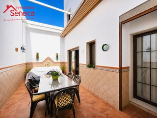 Casa  Pintor muñoz  lucena. Casa  con garaje  en cañero