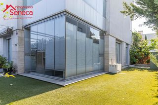 Pis  Camino de la albaida. Bajo con jardín en nuevo patriarca