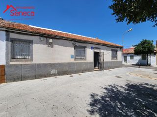 Semi detached house  Alfonso onceno. Casa zona alta campo de la verdad