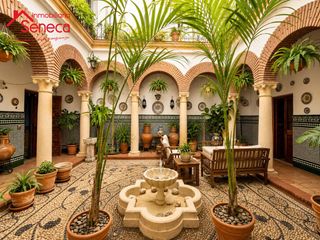 Casa  Alfaros. Casa en exclusiva en alfaros con patio cordobés