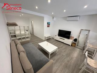 Flat  Antonio zurita de julián. Loft reformado en vallellano con licencia turística