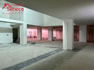 Location Local commercial  Reyes católicos. Muy bien  ubicado, local en pleno centro de cordoba de 1542 metr