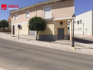 Local Comercial a Almodóvar del Río. Local comercial en almodovar ideal para cambiar su uso a viviend