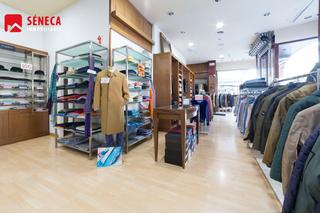 Lloguer Local Comercial  Manuel fuentes bocanegra. Local comercial en esquina