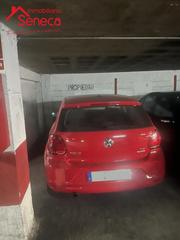 Parking coche en Centro. Plaza aparcamiento en el centro