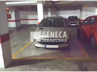 Parking coche en Santa Rosa - Valdeolleros