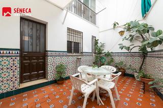Reihenhaus in Posadas. Fabulosa casa haciendo esquina en el centro de posadas
